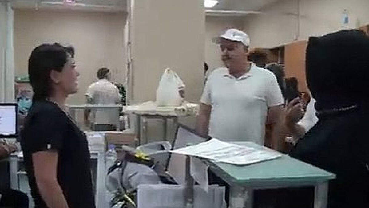 Şanlıurfa’da alkışlanacak hareket: Hasta adam iyileştikten sonra doktoru ziyaret etti