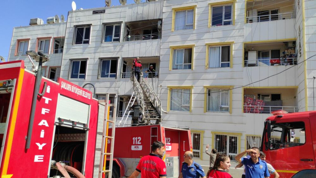 Şanlıurfa’da yangın paniği! Alevlerin arasında alan anne ve çocuğu için seferber oldular