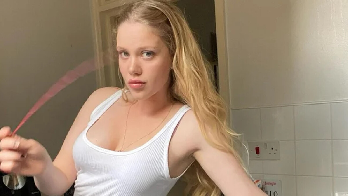 Serel Yereli güneşe döndü, dekoltesiyle mest etti! “Beyaz Saray”