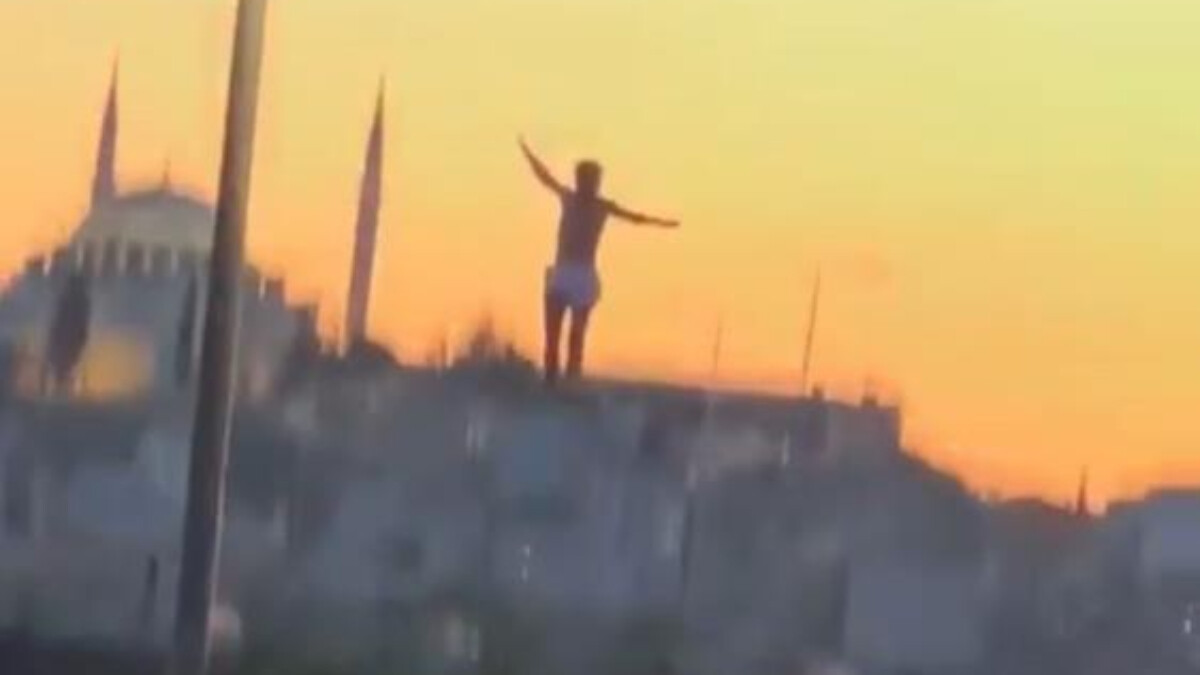 Serinlemek için Haliç Metro Köprüsü’nden suya atladılar