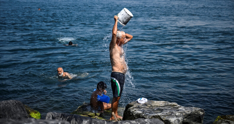 Sıcak hava bunalttı! İstanbullular kendini serin sulara bıraktı