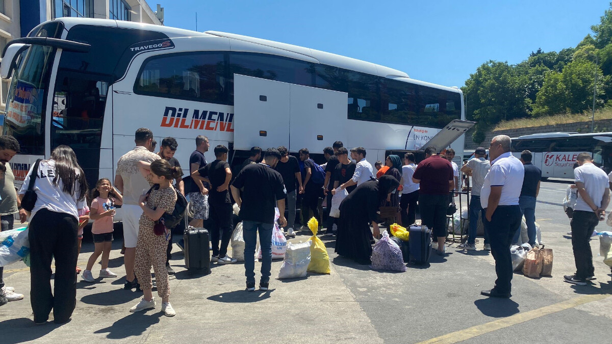 Tatilciler dönüyor!  15 Temmuz Demokrasi Otogarı’nda yoğunluk oluştu