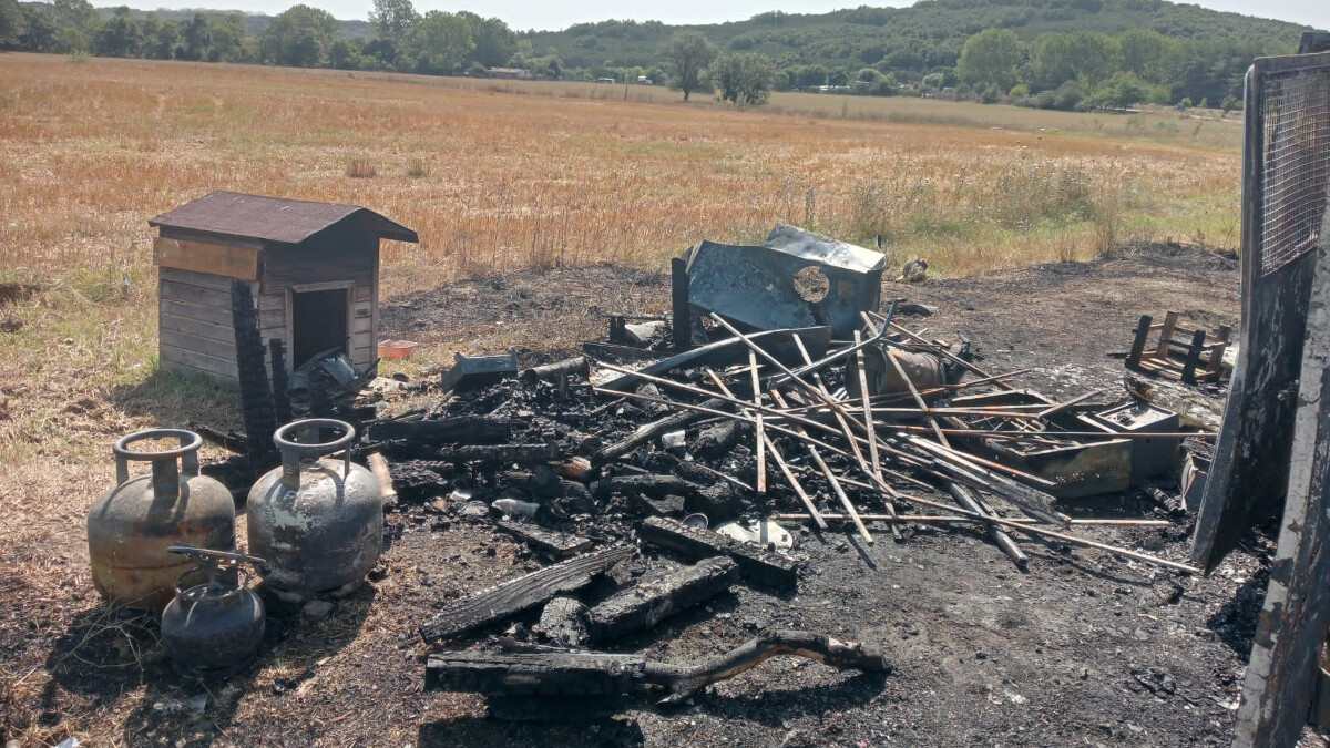 Tekirdağ’da köfte arabasını ateşe verdiler