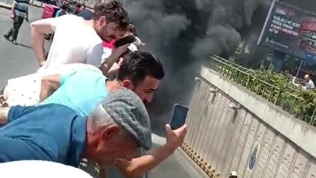 Ümraniye’de İETT otobüsü yandı