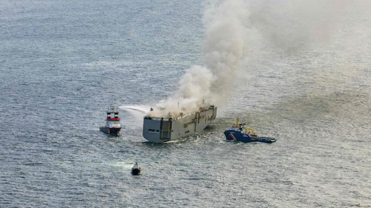 Uzmanlar uyardı! Elektrikli araçlar, gemi yangınlarını artırıyor