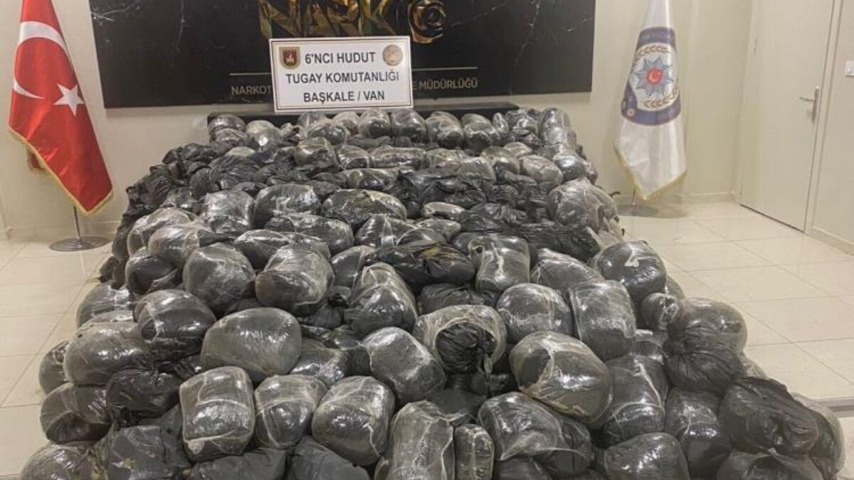 Van’da 2 ton esrar ele geçirildi