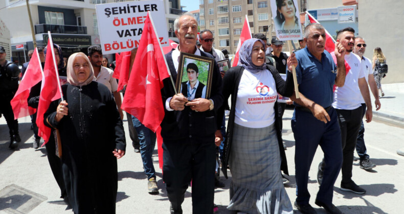 Vanlı ailelerin evlat nöbeti 60’nca haftaya girdi: ‘Kızım HDP’liler tarafından dağa kaçırıldı’