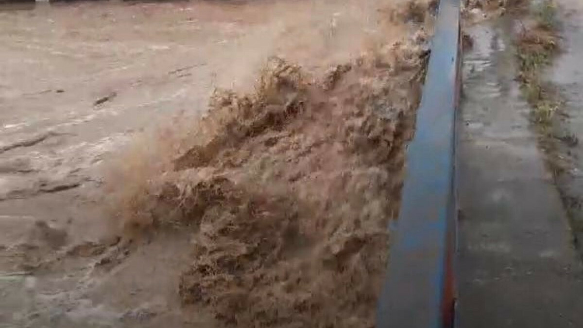 Zonguldak’ta sağanak taşkına neden oldu