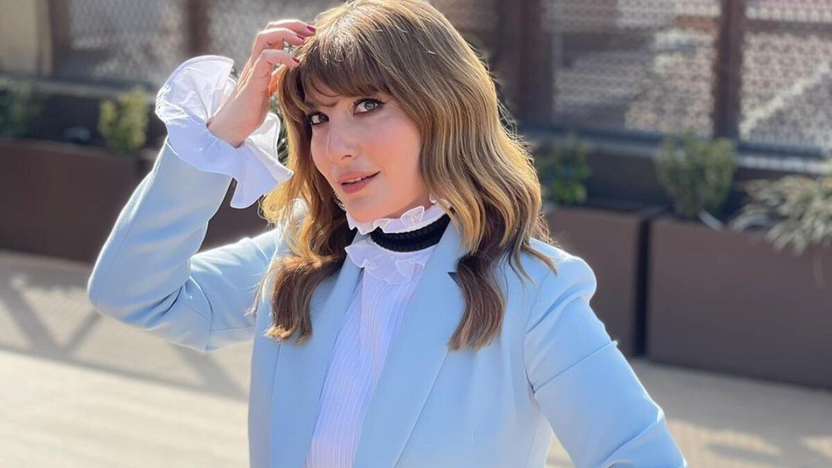 43’lük Şebnem Bozoklu’nun pozları sosyal medyayı yaktı geçti! “Güzelliğe bak be”