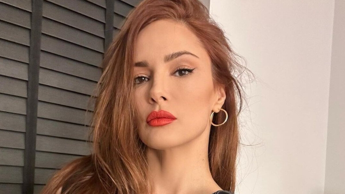 45’lik Mine Tugay’dan mayolu pozlar! Genç kızları solladı “Bakmalara doyamadık”