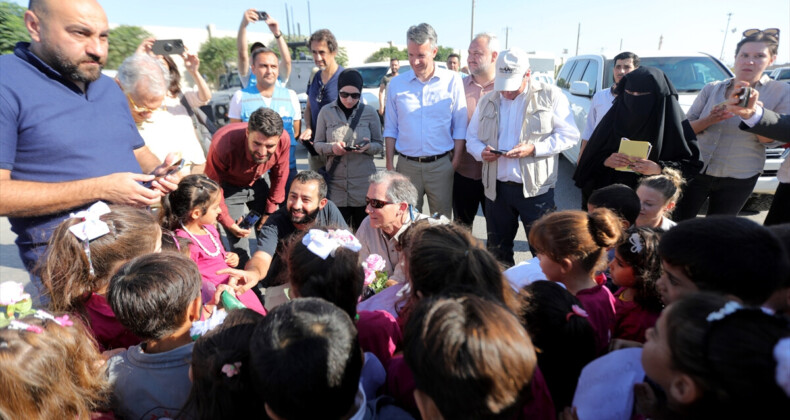 ABD Temsilciler Meclisi üyeleri Suriye’de: Çadır kampı incelediler