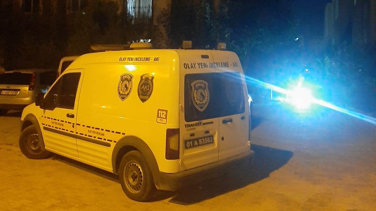 Adana’da ev sahibi dehşeti: Bıçakla yaraladığı kiracılarının köpeğini öldürdü