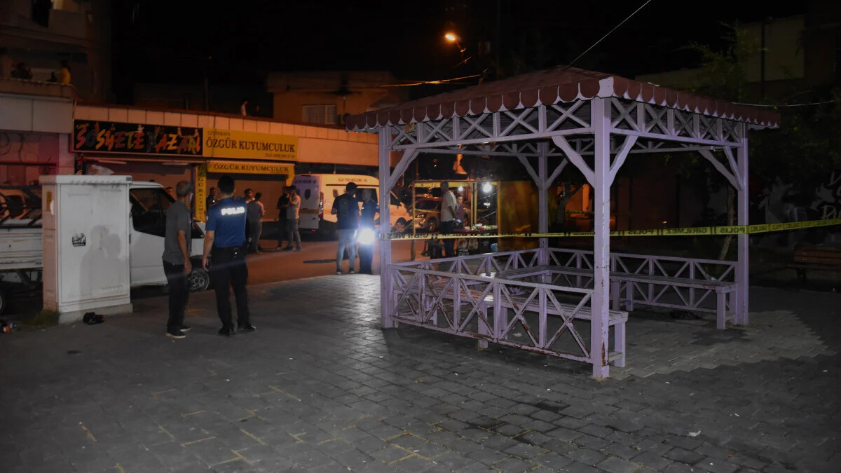 Adana’da parkta oturanlara silahlı saldırı: 2’si ağır 4 yaralı