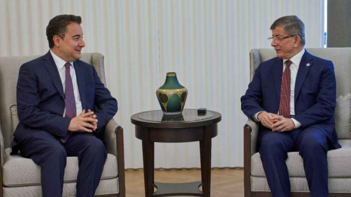 Ahmet Davutoğlu ile Ali Babacan’dan CHP’ye vekillik tepkisi
