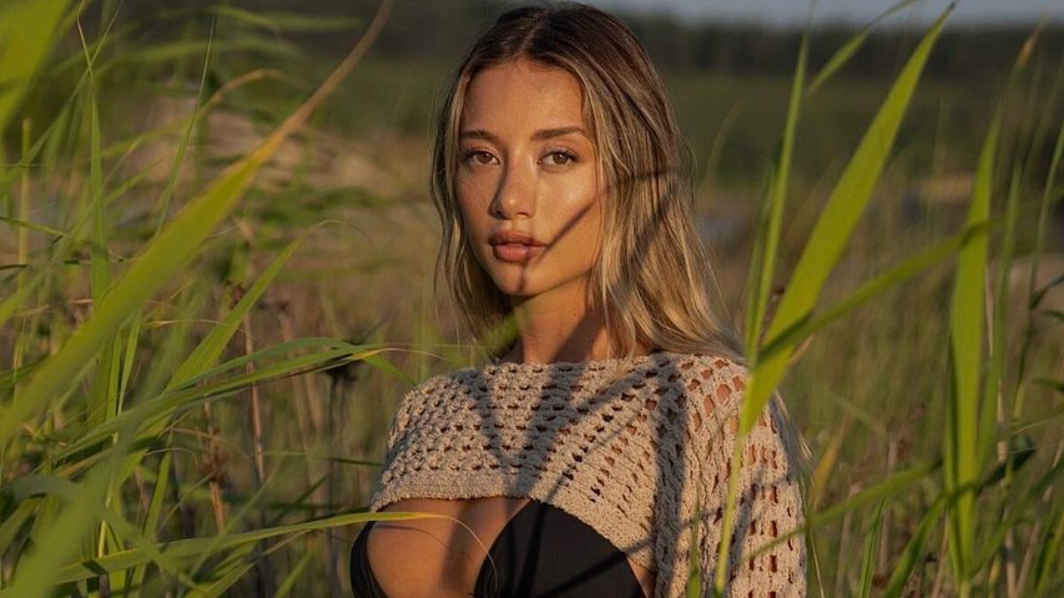 Aleyna Kalaycıoğlu’ndan şöfor koltuğunda cesur pozlar! “Yandım daha yandırma”