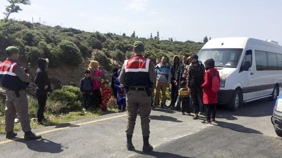 Ali Yerlikaya açıkladı! 4 ilde 39 göçmen kaçakçılığı organizatörü yakalandı