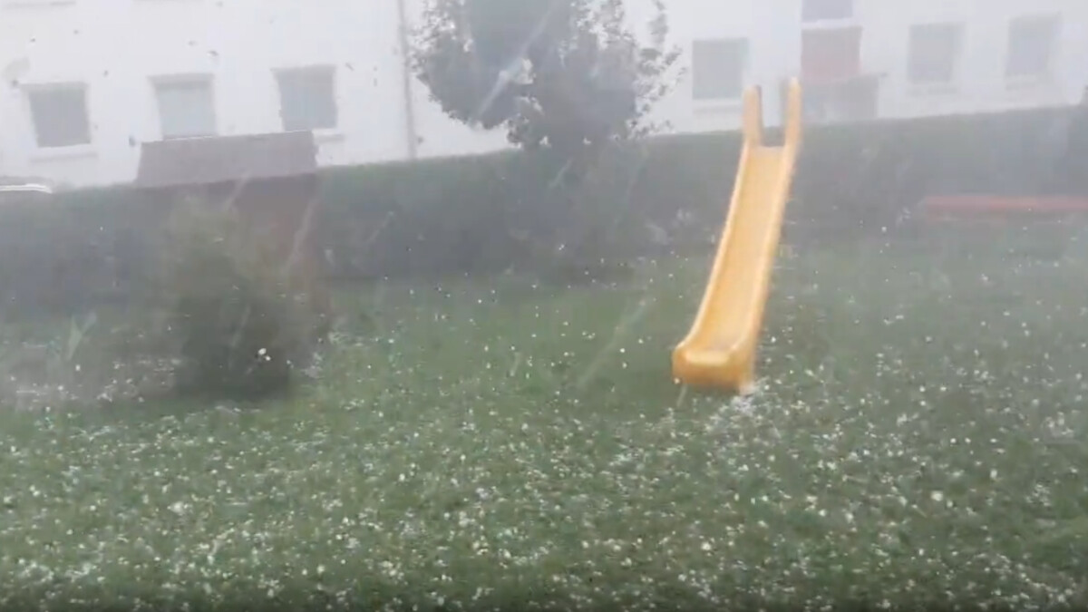 Almanya fırtınanın etkisi altında: Evlerin çatısı uçtu, yollar kapandı