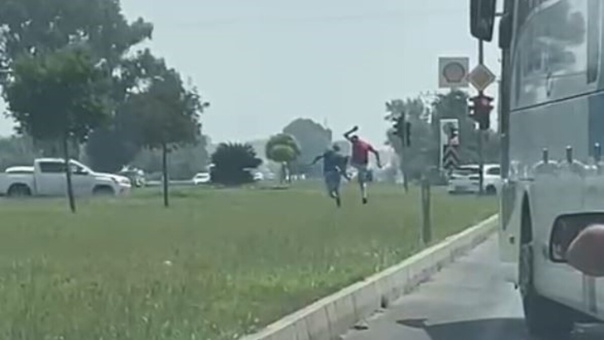 Antalya’da minibüs şoförüne 3 kişi saldırdı