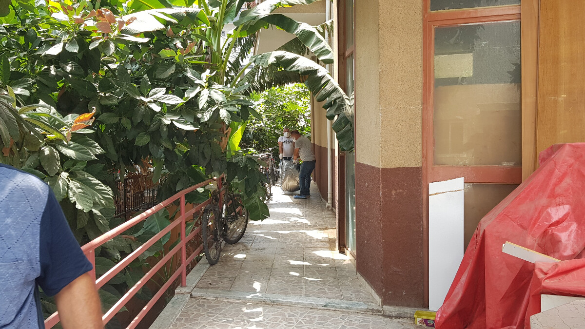 Antalya’daki binada ceset bulundu! Ekipler kokudan dolayı zor anlar yaşadı…