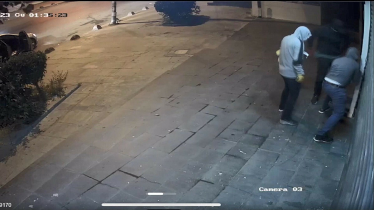 Arnavutköy’de kuyumcunun kepengini 7 dakika boyunca zorladılar