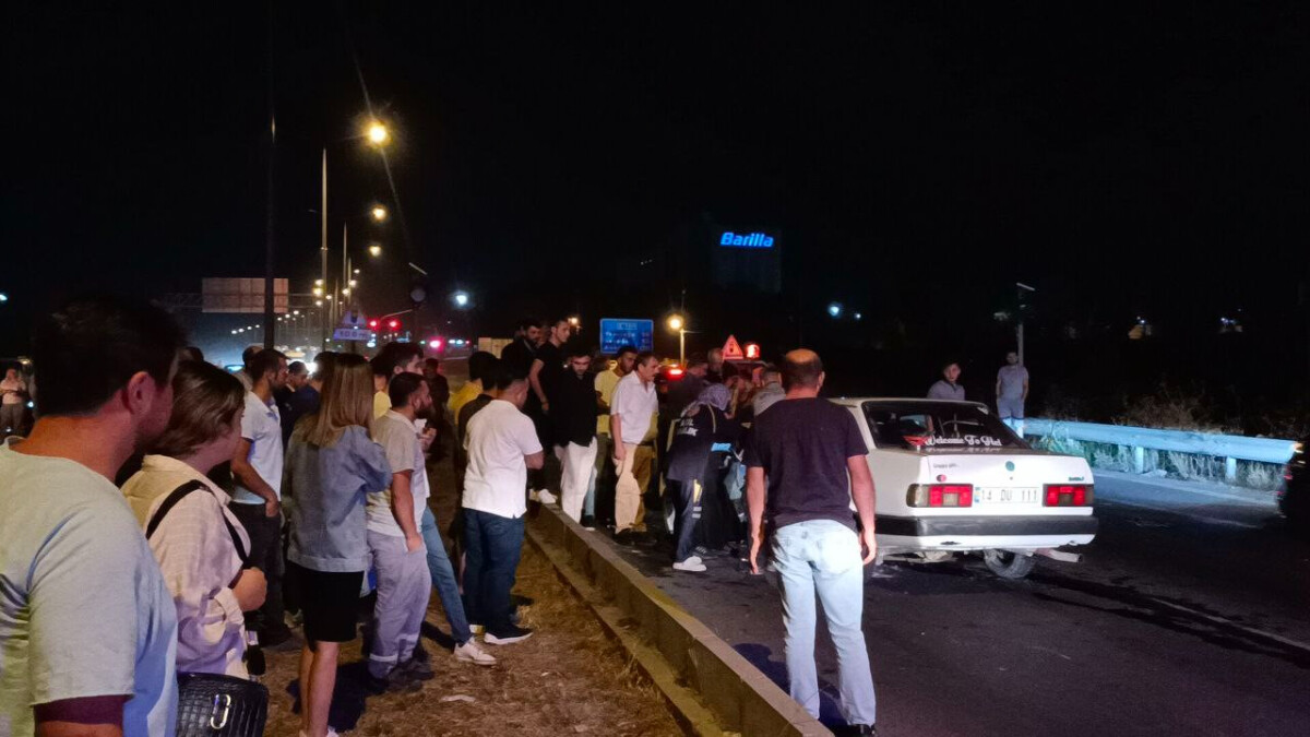 Bolu’da traktör ters yönde otomobile çarptı! 5 araç birbirine girdi