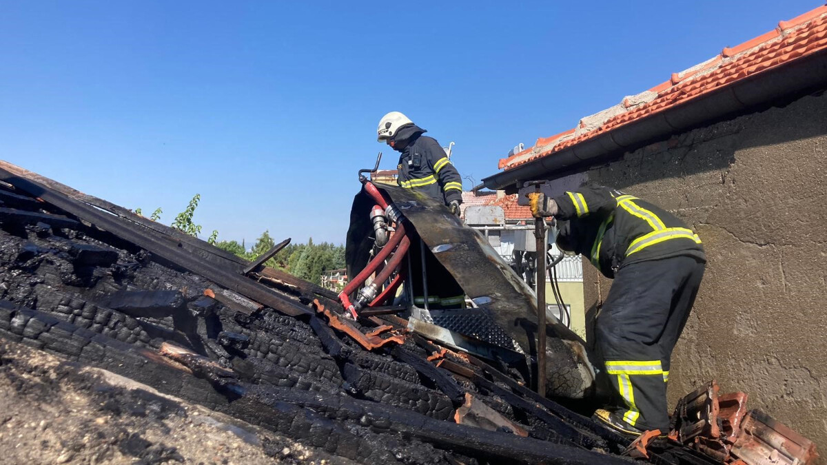 Burdur’da ekmek yapmak isterken evden oldular