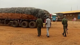 Burkina Faso, Nijer’e 300 tırlık yardım gönderdi