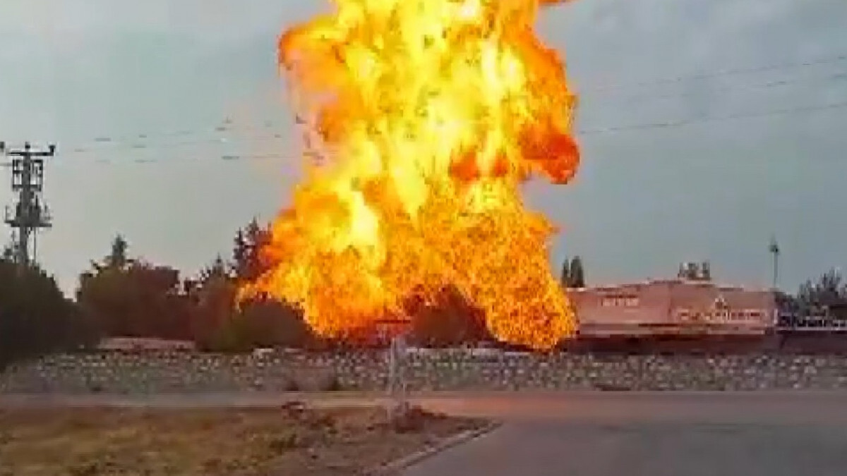 Bursa’da mobilya fabrikasındaki patlama kameraya yansıdı