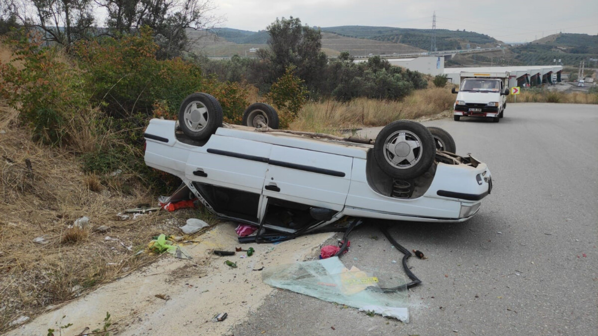 Bursa’da tutmayan frene karşı el frenini çeken sürücü takla attı