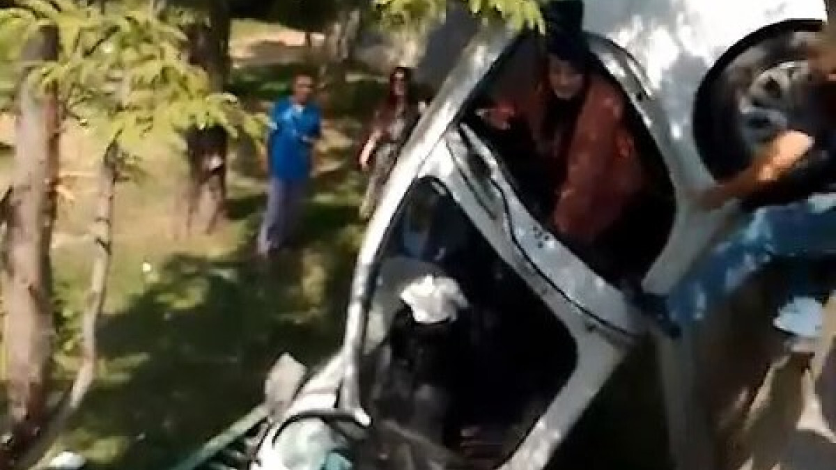 Bursa’da yoldan çıkan otomobil şarampole uçtu: 3 yaralı