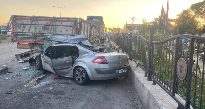 Bursa’nın katliam gibi kaza: Park halindeki tıra çarptı