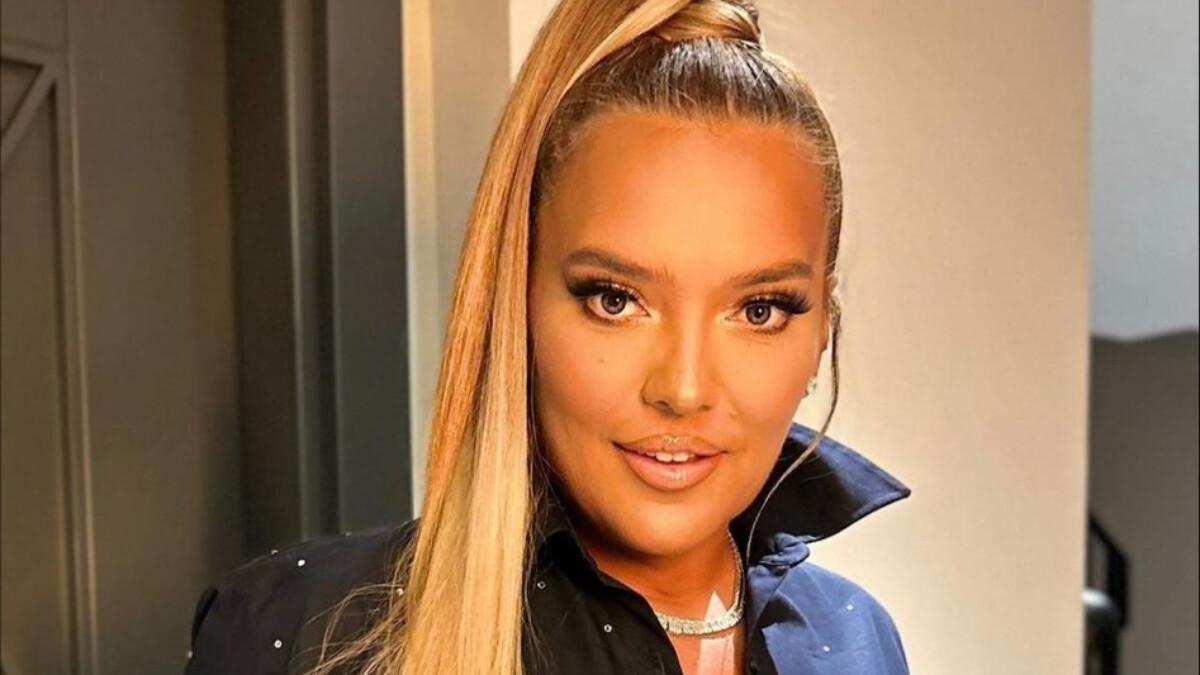 Demet Akalın’dan Çanakkale yangınına yorum! Yukardan lazerle yakıyorlar…