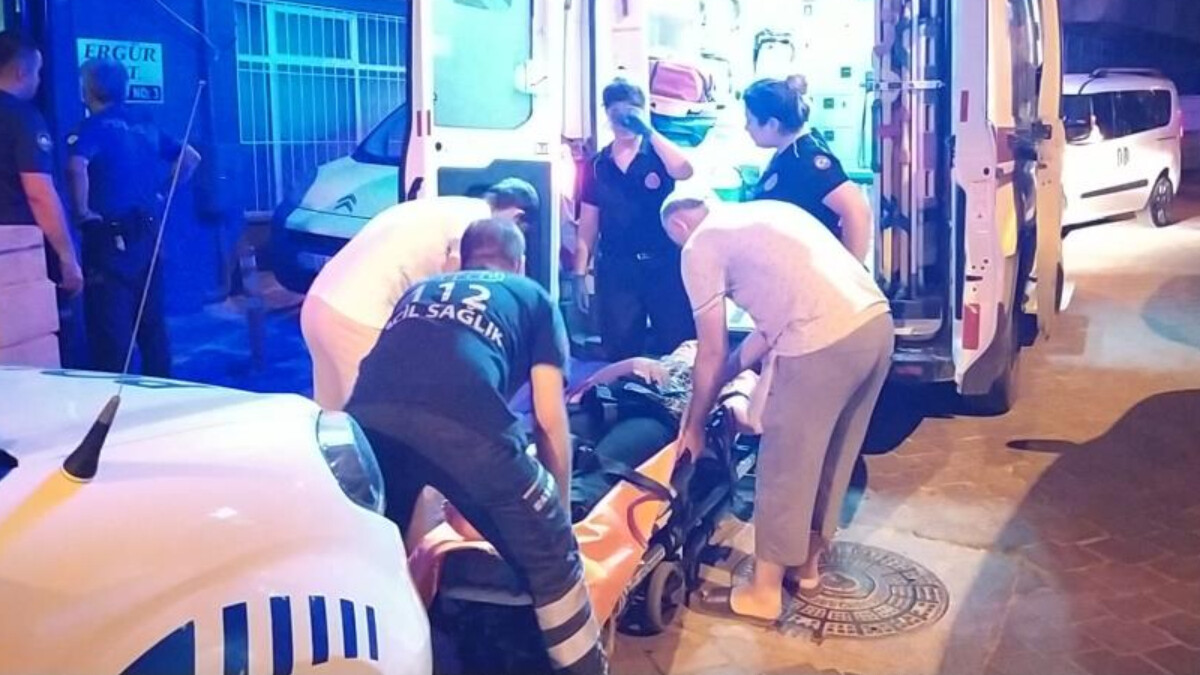 Denizli’de bir kişi genç silahını temizlerken annesini vurdu