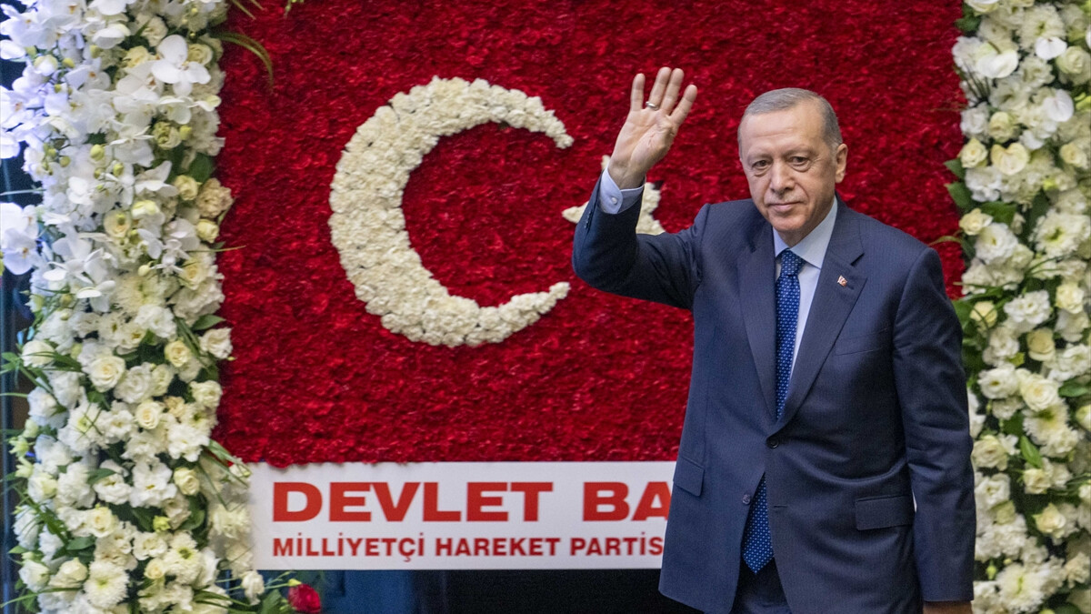 Devlet Bahçeli’den AK Parti’nin 22’nci yılına özel hediye