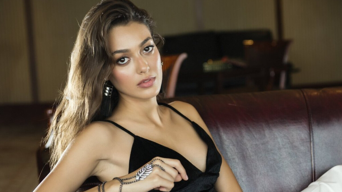 Dilan Çiçek Deniz’in cesur pozları sosyal medyayı yıktı geçti! “Aura meselesi bu şekerim”