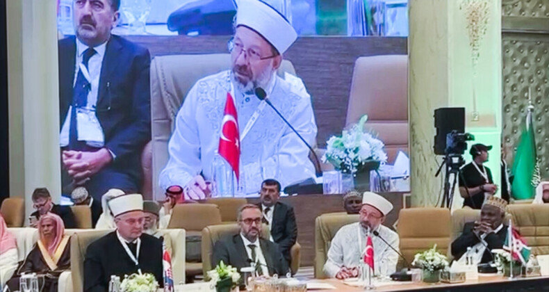 Diyanet İşleri Başkanı Ali Erbaş, Mekke’de konferans verdi