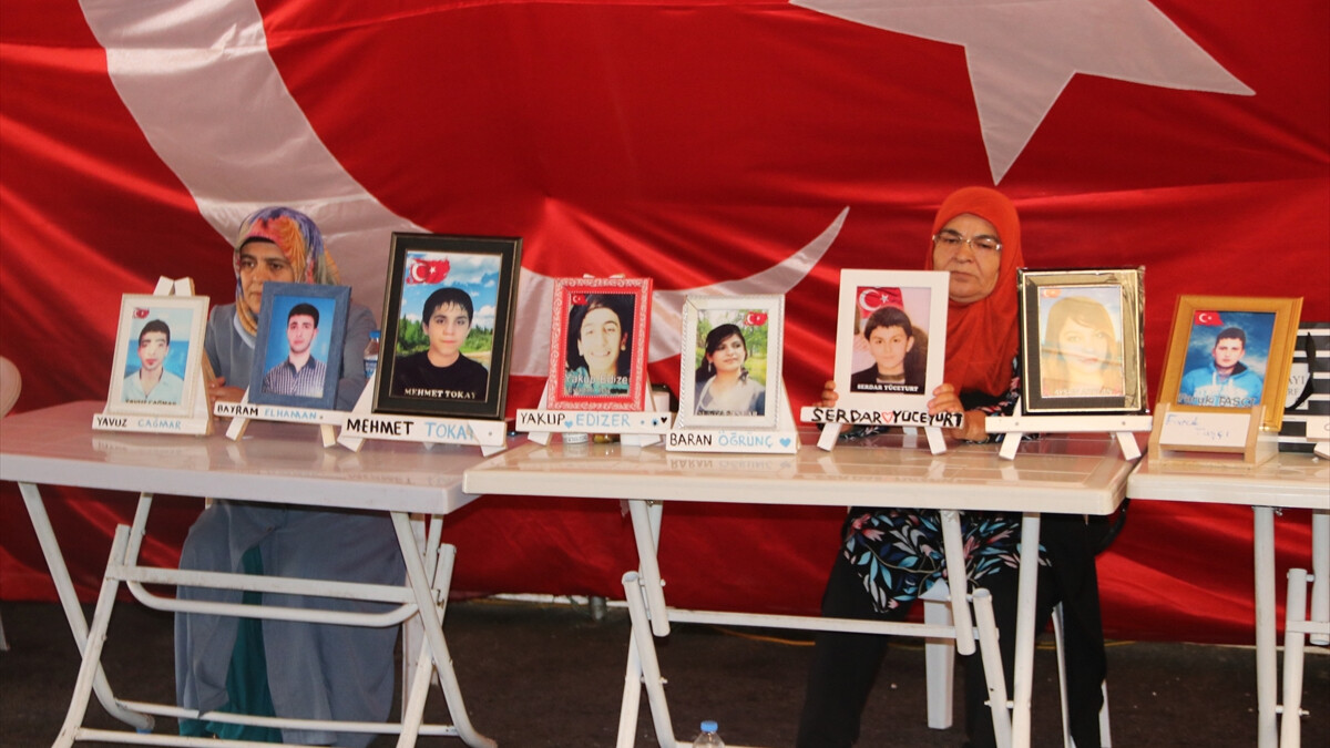 Diyarbakır annelerinin oturma eylemi bin 443’üncü gününde