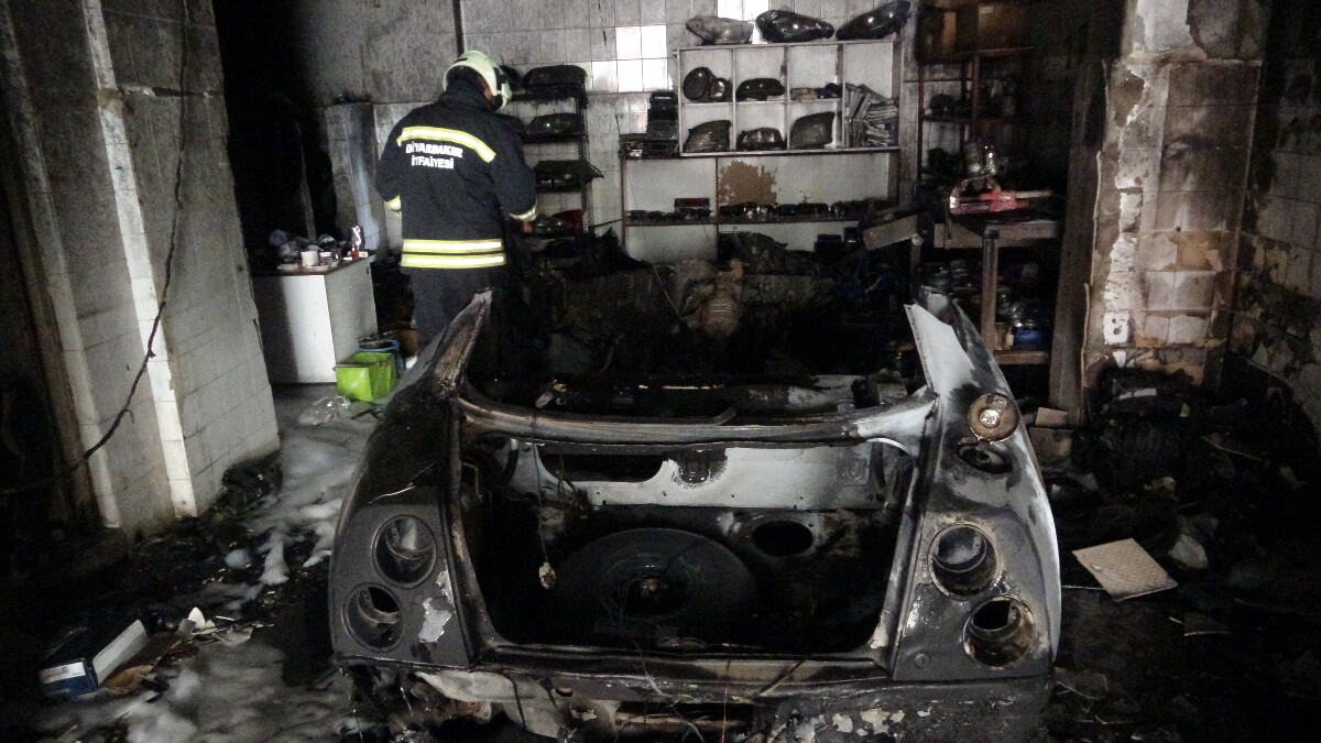 Diyarbakır’da spiral ile parçalanırken yakıt deposu patladı