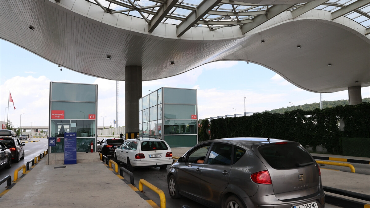 Edirne’de gurbetçilerin dönüş yolculuğu: Peronlardan beklemeden geçtik