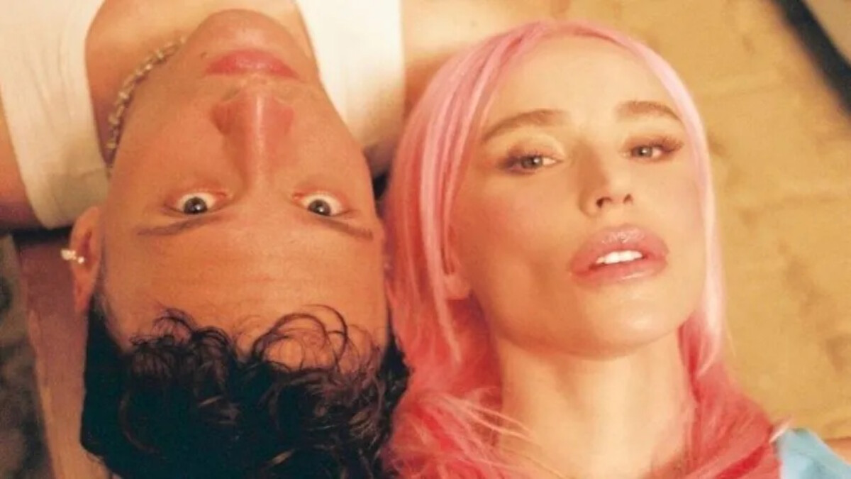 Edis ile Gülşen’den olay görüntüler! Göbeğinden kiraz yedi…