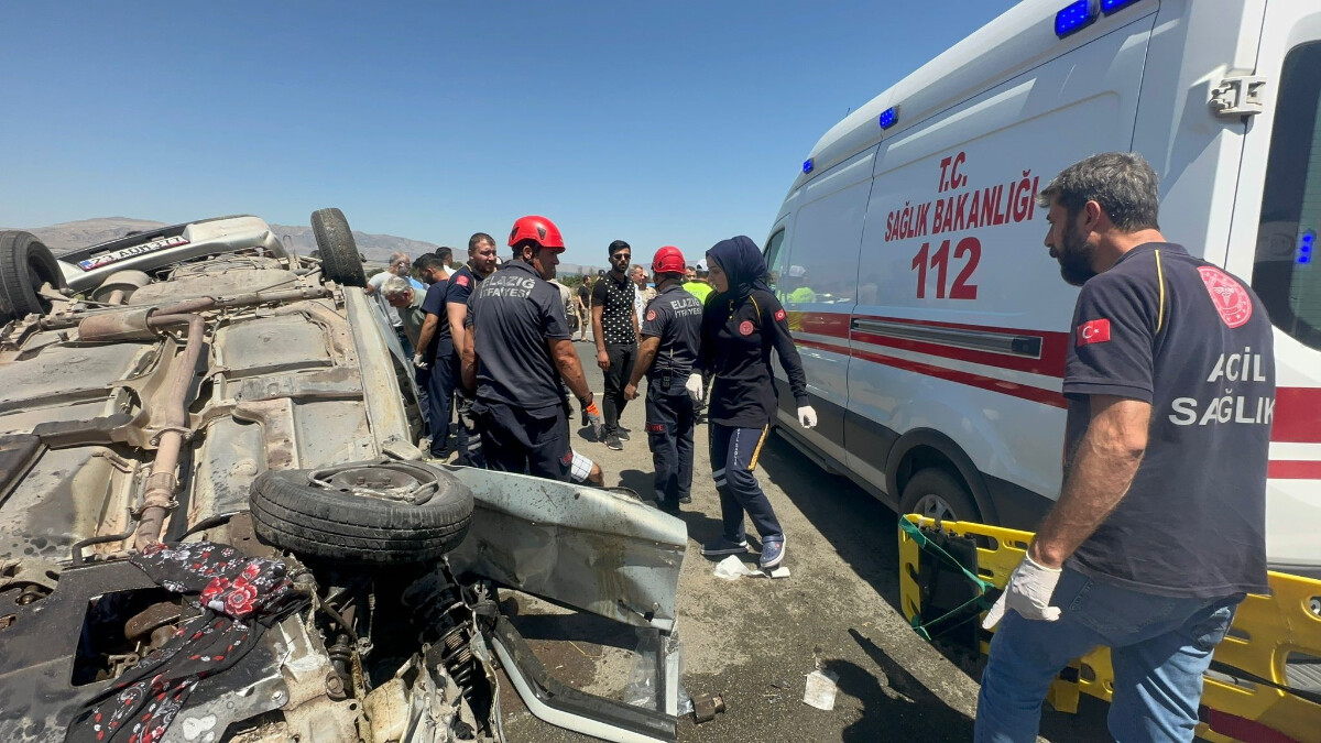 Elazığ’da kontrolden çıkan araç takla attı: 1 ölü 4 yaralı