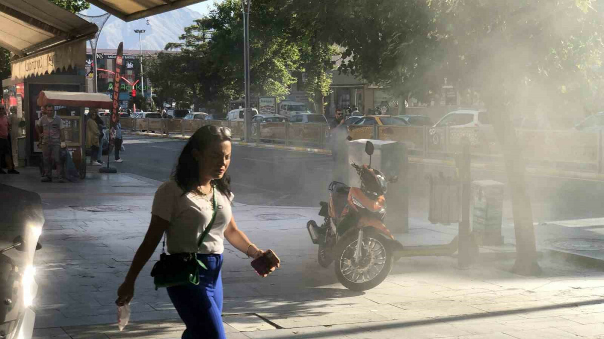 Erzincan’da sıcak hava, elektrik panosunu etkiledi