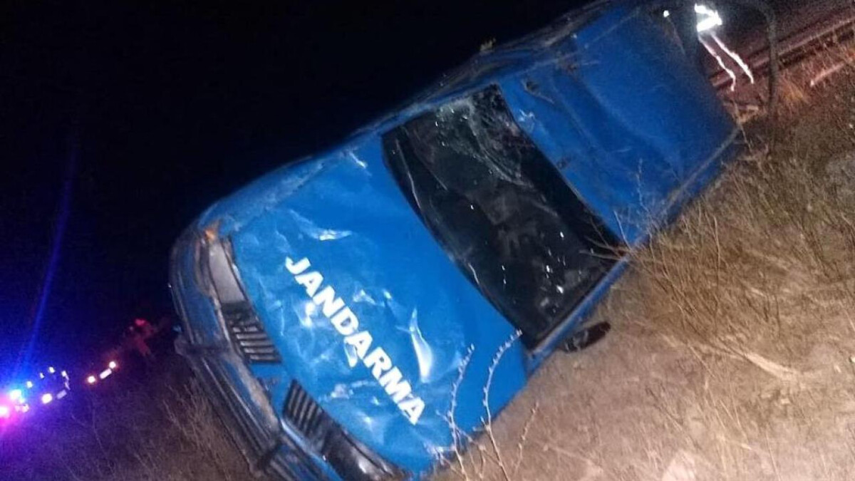 Erzurum’da tırın askeri araca çarptığı kazada 5 kişi yaralandı