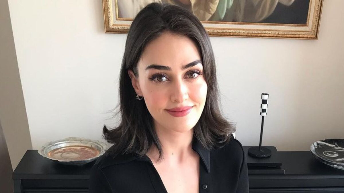 Esra Bilgiç son Instagram pozlarıyla mest etti! ‘Türkiye’nin en güzel kadını’