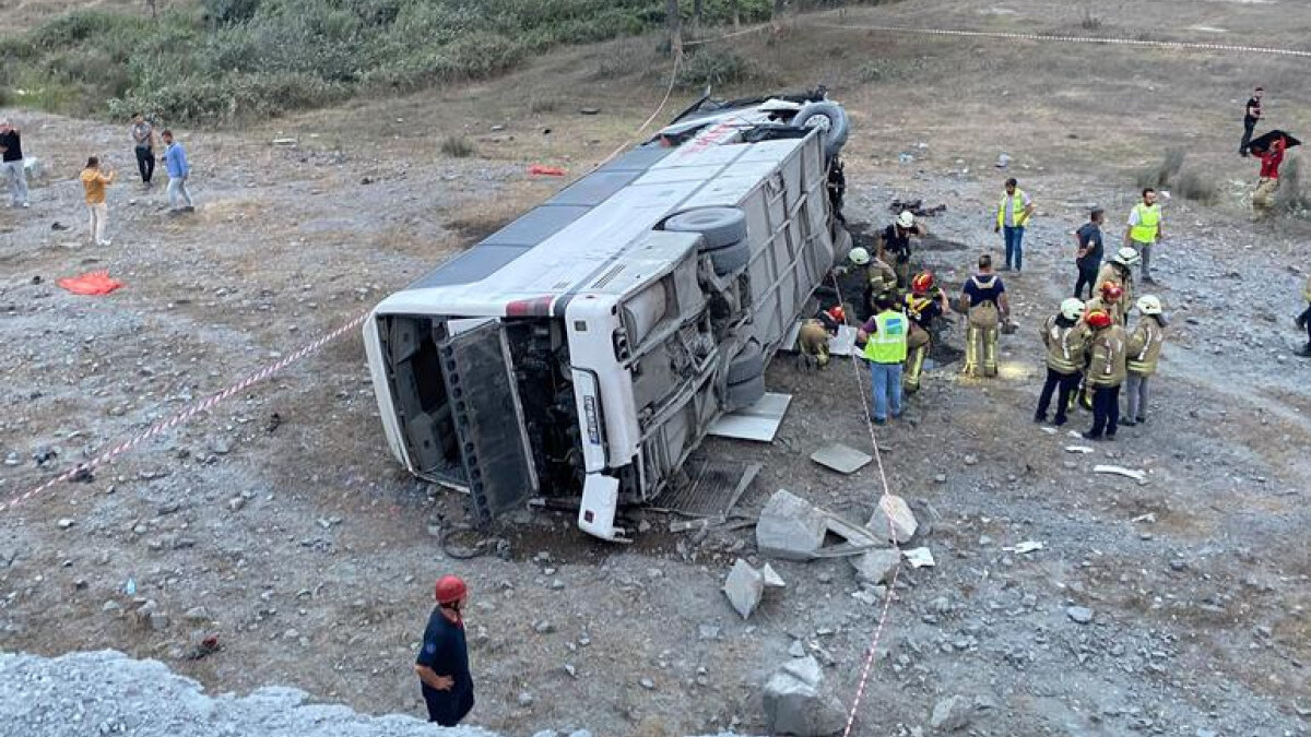 Eyüpsultan’da otobüs devrildi çok sayıda yaralı var