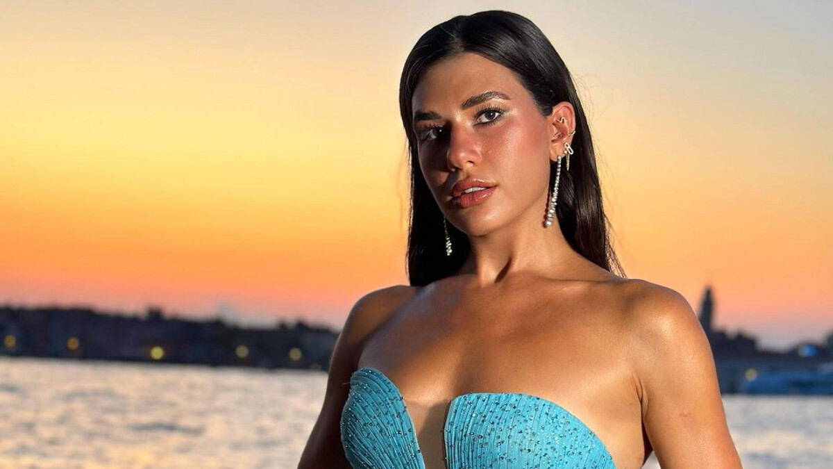 Fenomen Sibil Çetinkaya’nın derin yırtmacı nefes kesti! “Hakkını vermişsin”