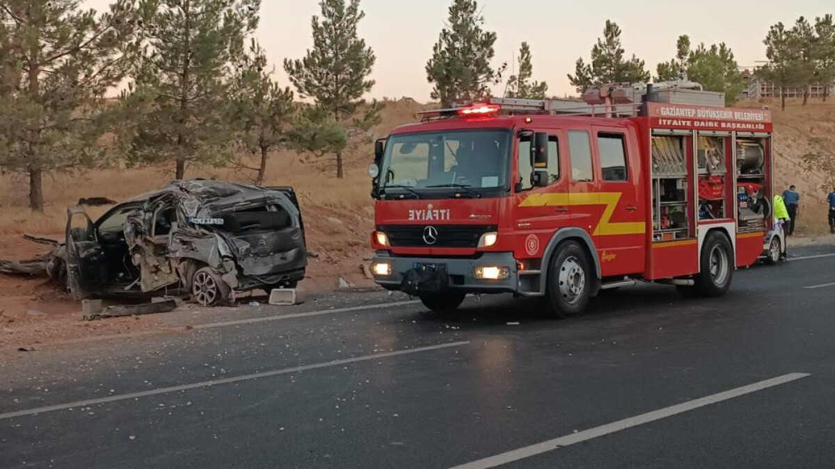 Gaziantep’te hafriyat kamyonu otomobili biçti: 1 ölü 3 yaralı