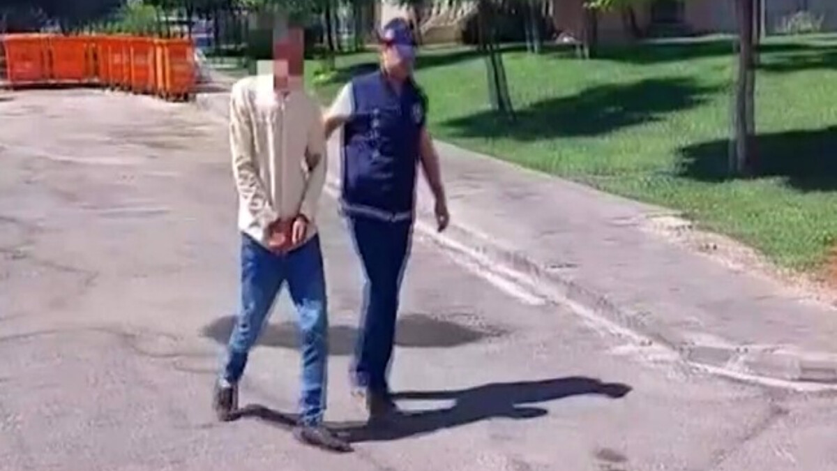 Gaziantep’te hırsızlık olayı: Arkadaşı gibi sarıldı, cebinde ne varsa çaldı