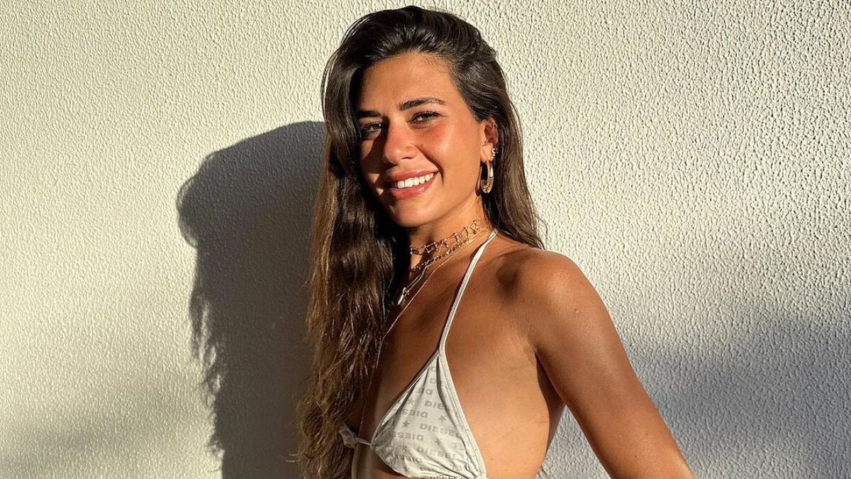 “Güneş sergisi” Fenomen Sibil Çetinkaya bronz teniyle peş peşe paylaştı…