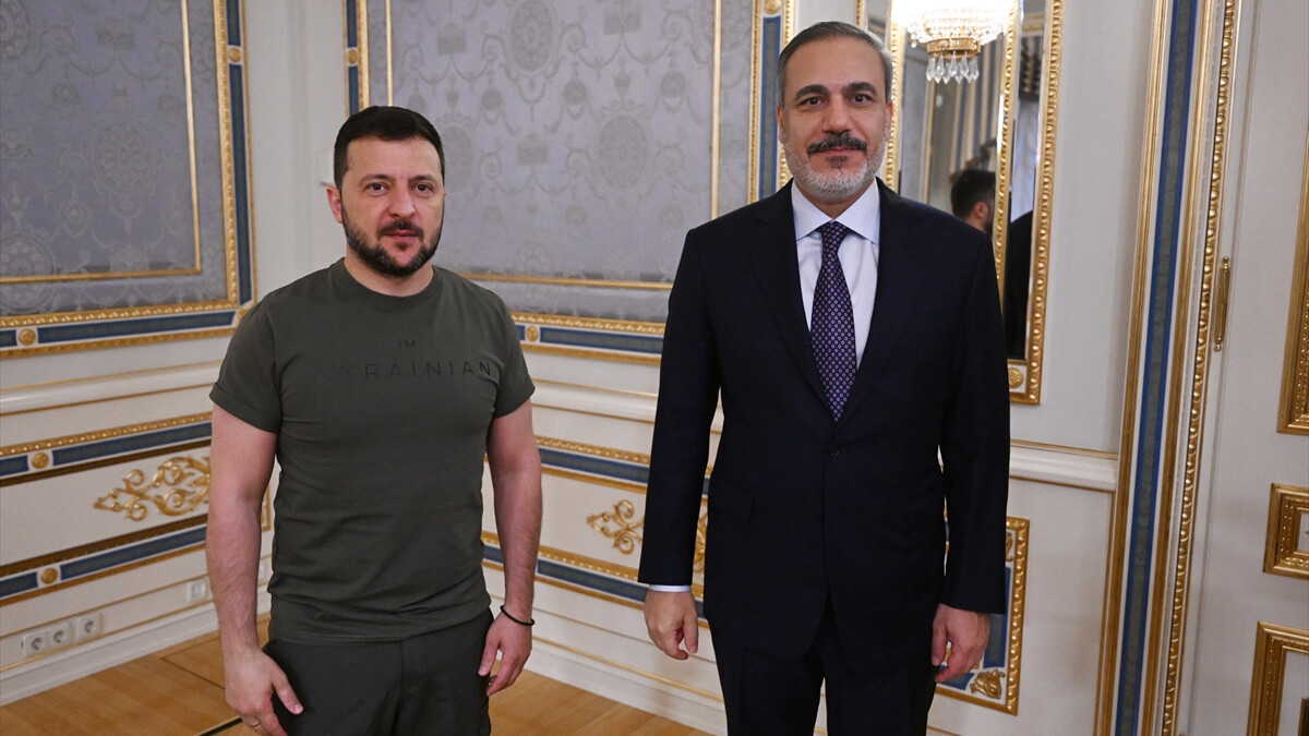Hakan Fidan, Kiev’de Zelensky ile bir araya geldi